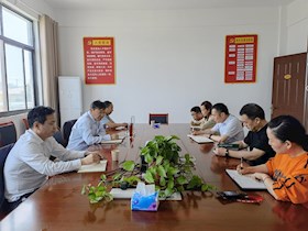 市水利局党组书记局长苏孝志深入水泥制品厂调研工作