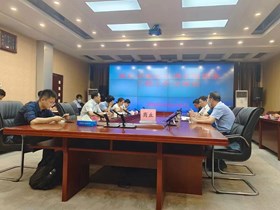 9月14日，中国南水北调集团水务投资有限公司副总经理毕波一行四人莅临365网络股份有限公司总部_beat365网址官网网站_bat365验证调研南水北调中线供水工程并组织召开了座谈会；随后，现场查看了365网络股份有限公司总部_beat365网址官网网站_bat365验证南水北调中线供水支线工程。市政府副秘书长、市南水北调领导小组办公室副主任闫全伟，市水利局党组书记局长、市南水北调领导小组办公室副主任孟祥亮，水利局总工程师王卫宁陪同调研。
