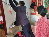 市信访局驻村工作队遍访脱贫监测户