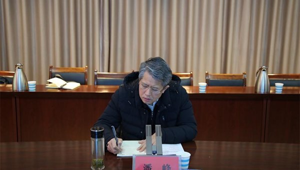 潘峰副市长到市住建局调研指导工作