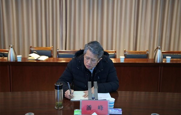 潘峰副市长到市住建局调研指导工作